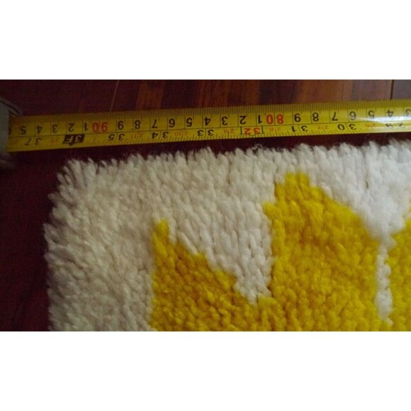 Vintage Half Circle Hooked Rug Demilune Half Moon Yellow White Floral Daisies - Picture 10 of 12